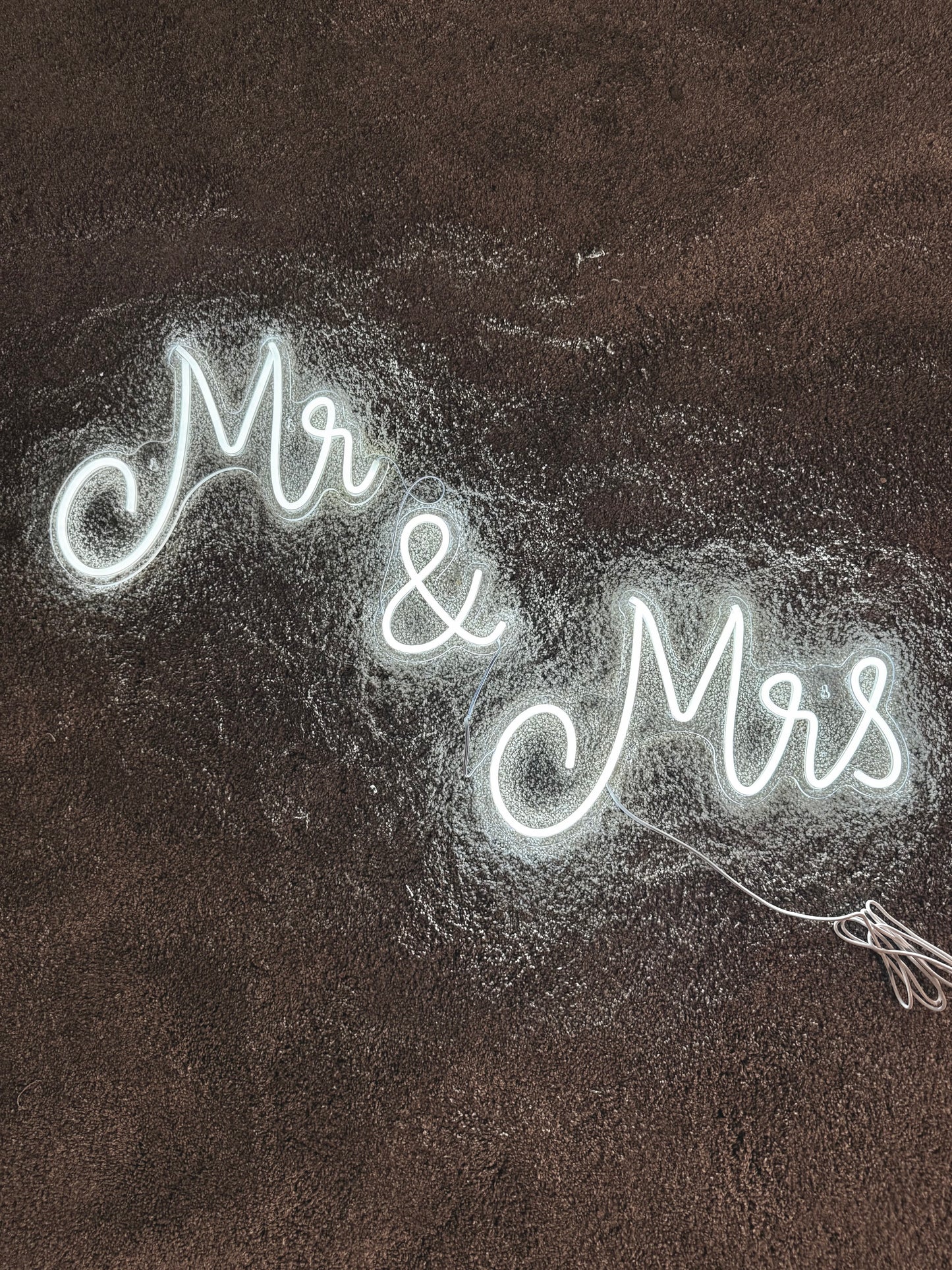 “Mr & Mrs” LED Light